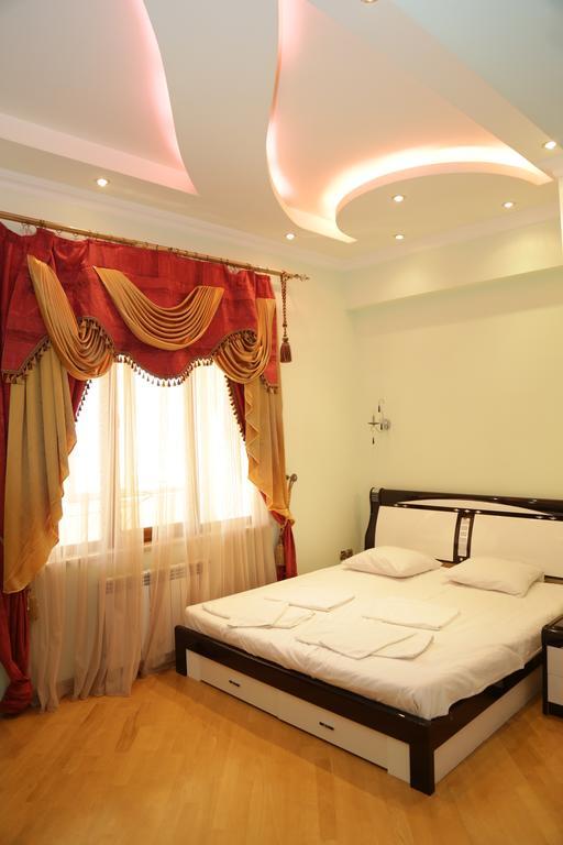 Vip Apartment Next To Republic Square Yerevan Bagian luar foto