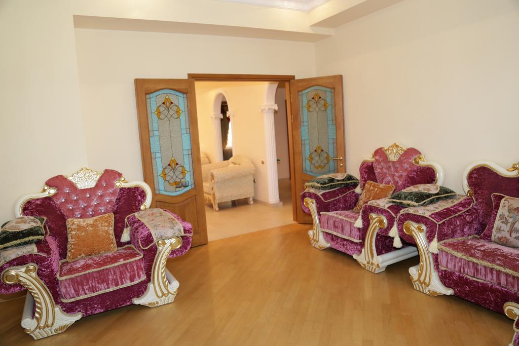 Vip Apartment Next To Republic Square Yerevan Bagian luar foto