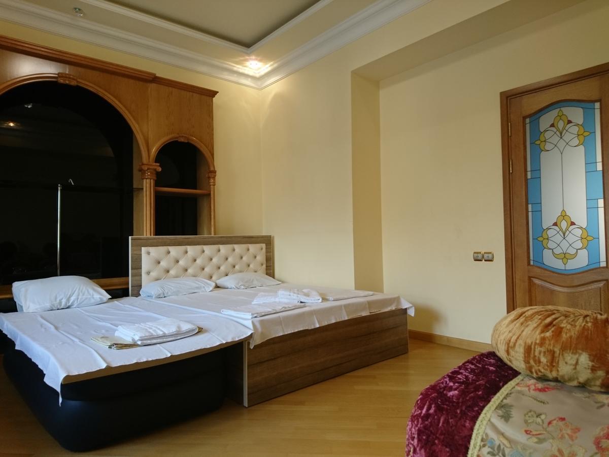 Vip Apartment Next To Republic Square Yerevan Bagian luar foto